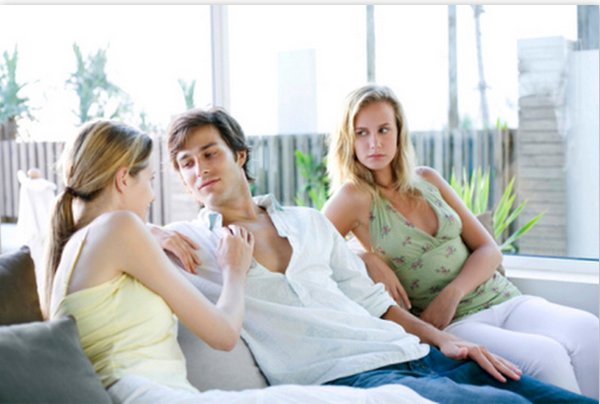lesbians dating bisexuals